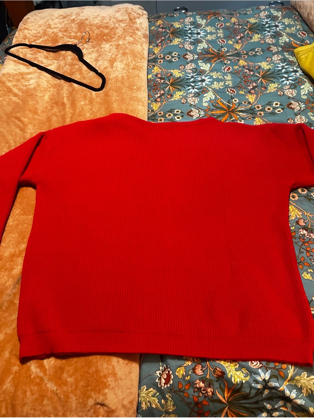 Bright Red Ribbed Knit Lounge Pants and Top - Picture 2 of 9